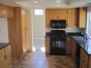 1525 Tahoe - 2 kitchen